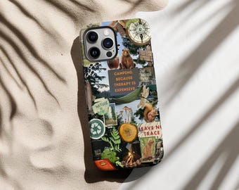 Funda para móvil con diseño de collage de chica granola vintage con temática de naturaleza y camping. Regalo estético para iPhone 15 14 13 12 11 Pro Max Pixel 6 7 8 Galaxy S23 S22.