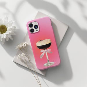 Bonita funda para teléfono con diseño de espresso, collage de aura, lazo rosa, tablero de estado de ánimo, estética vintage para iPhone 15, 14, 13, 12 Pro Max, Pixel 6, 7, 8, Galaxy S23, S22