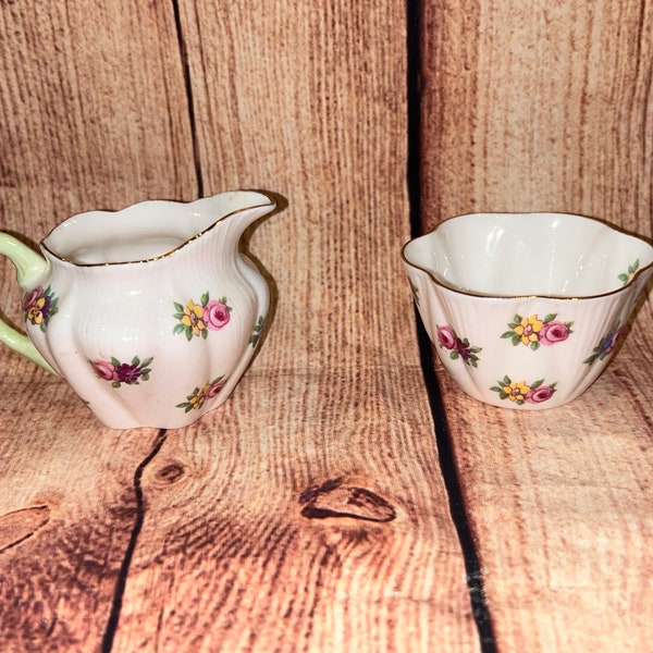 vintage fine bone china shelley england rosebud 2390 Mini Open sugar bowl and creamer