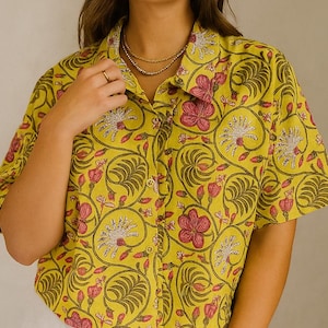 Floral Print Cotton Crop Top: Women&#39;s Loose Fit Summer Shirt