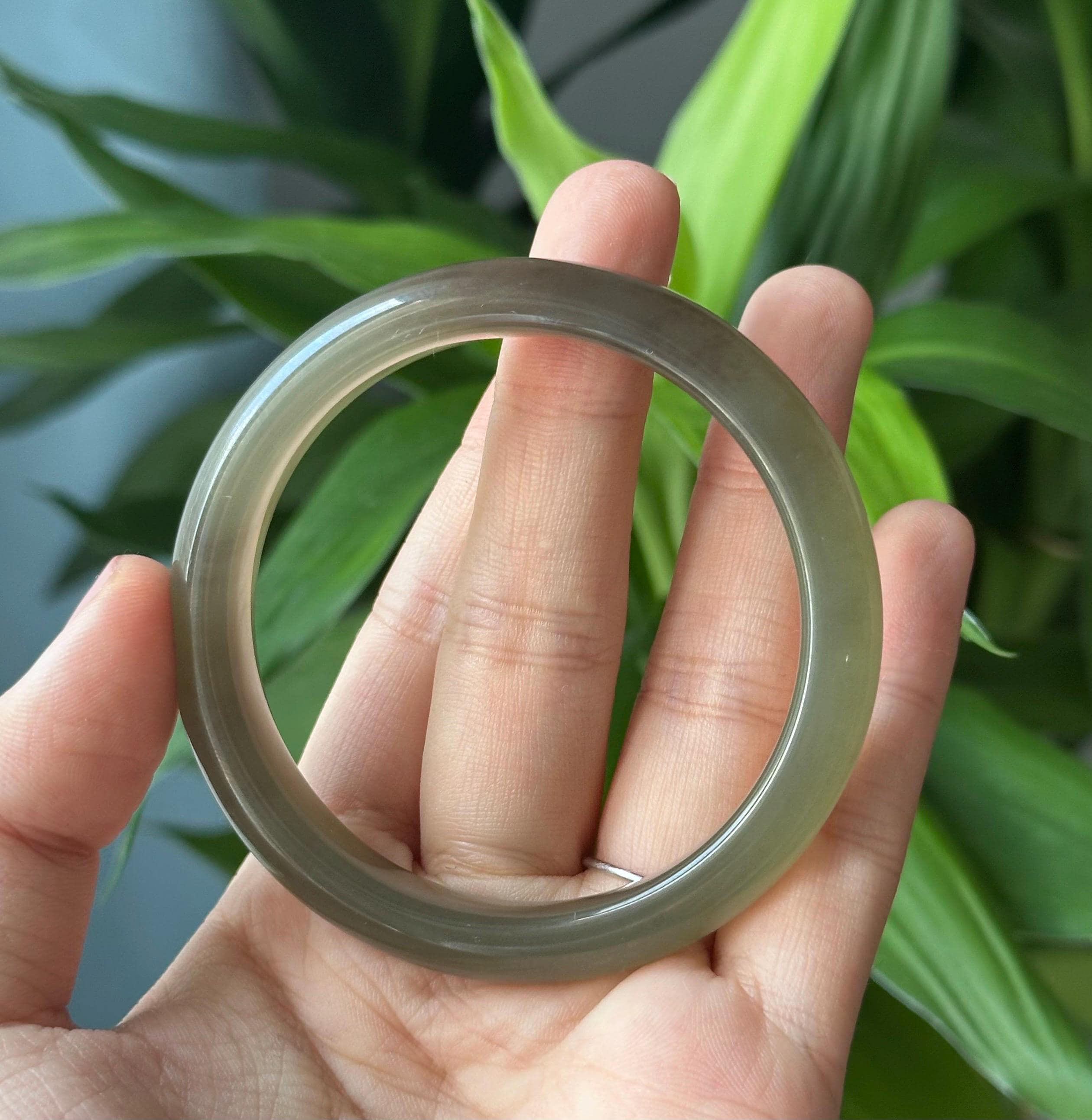 ティーゼリー 56.8 mm 清水半透明翡翠バングル認定天然收藏证 2016