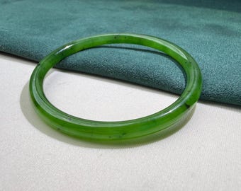 Syberyjska jaskrawozielona cienka bransoletka z nefrytu 56 mm, certyfikowana naturalna 3073
