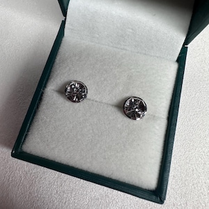 Solid Platinum PT950 engraved round stud earrings