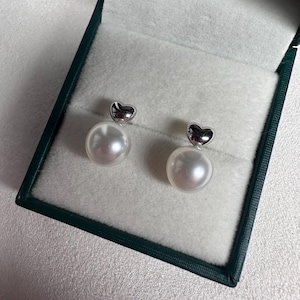 9mm South Sea white pearl strong lustre  in 18K gold stud earrings