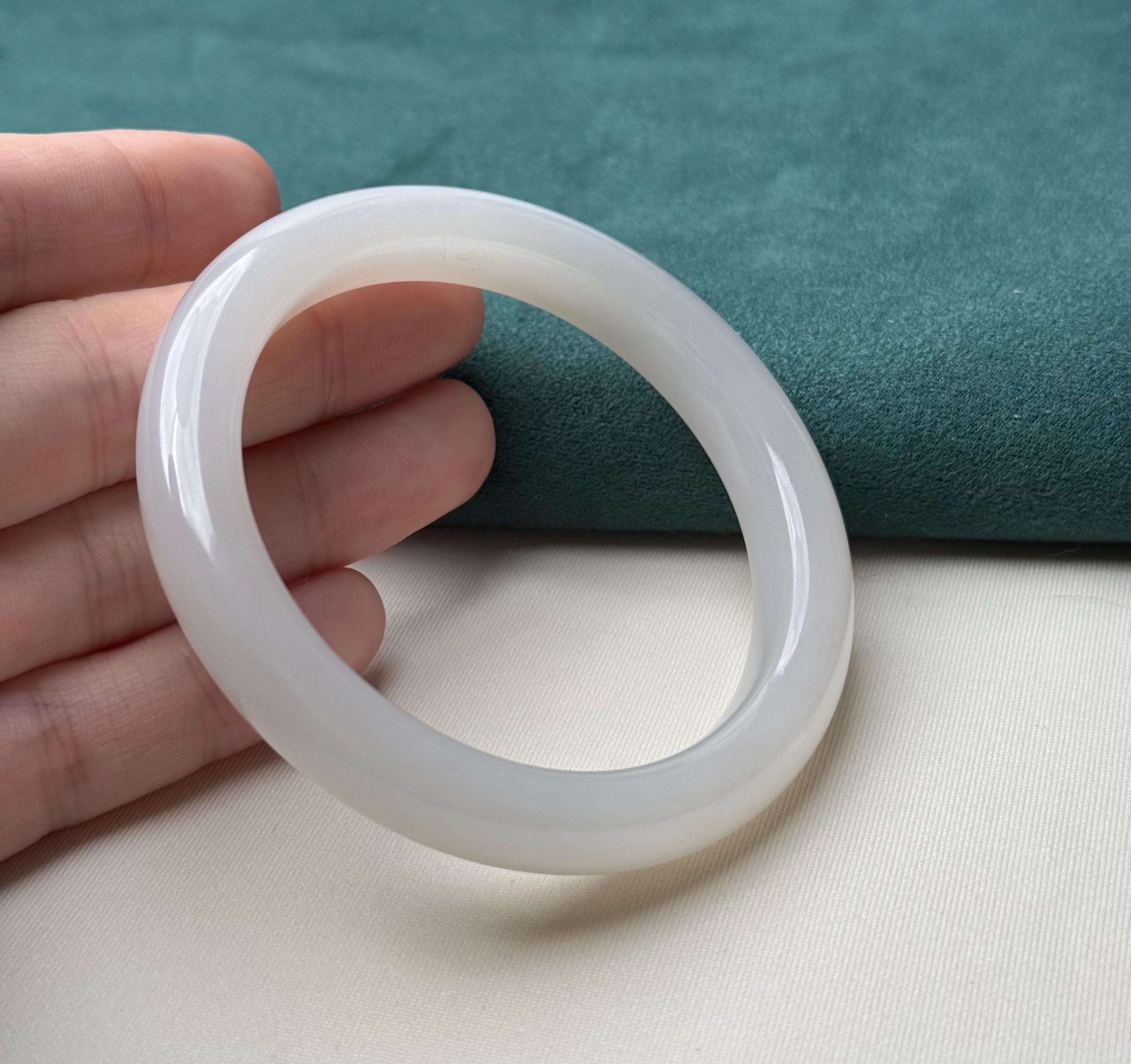 56.5mm ホワイトジェイドバングル（天然認定品）1506 - Etsy 日本