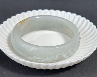【清朝末期・天然翡翠】満族の扳指／飄花玉／布箱付 清朝末期・天然翡翠】満族の扳指／飄花玉／布箱付 - メルカリ