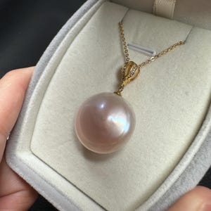 22mm Natural freshwater Baroque Pearl  pink rainbow lustre Pendant gold plated