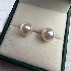 9mm South Sea white pearl strong lustre  in 18K yellow gold stud earrings
