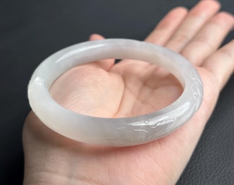 61.2 mm ホワイトとグレーのバイカラー翡翠彫刻バングル 天然認定 0240