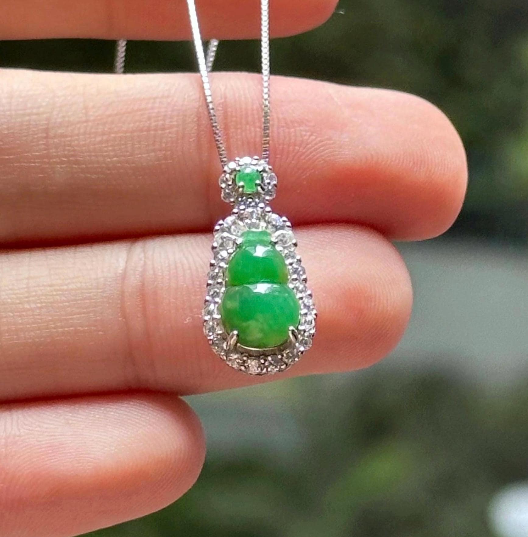 Type A Burmese Jadeite vivid green jadeite lucky Hulu pendant Sterling silver with rhinestones  certified natural 0011