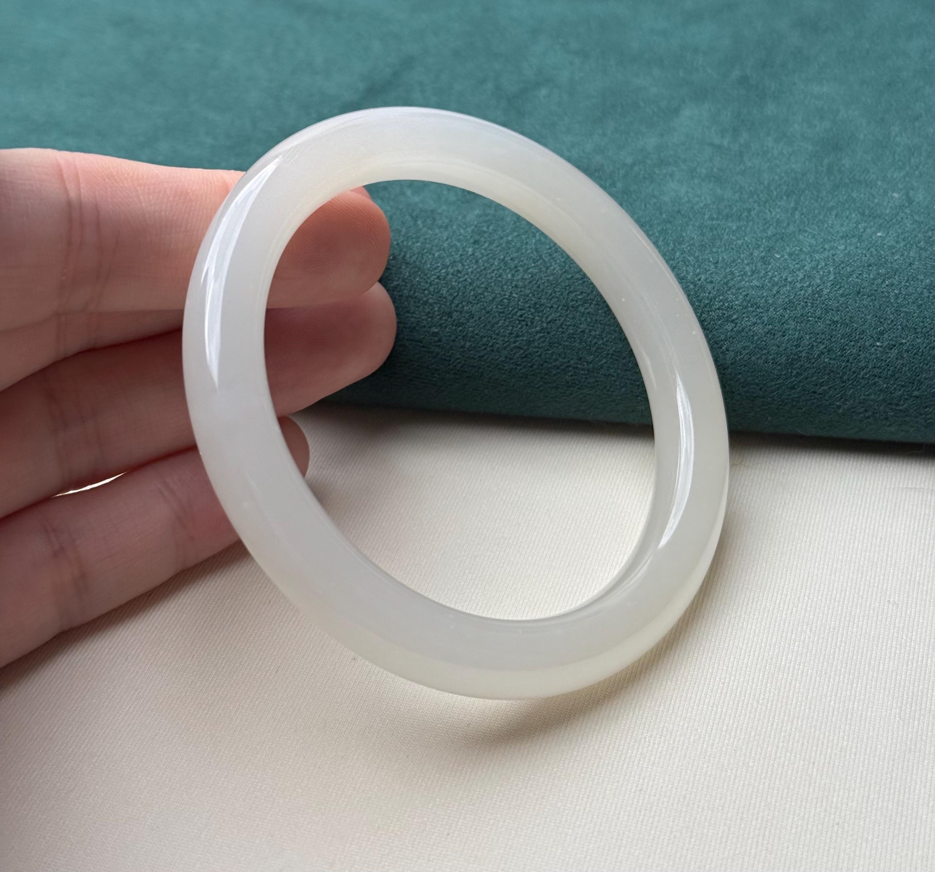 57mm 半透明ホワイトネフライト 中国産翡翠バングル 天然認定 7900