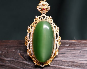 Premium quality Siberian Green chatoyant cat eye Jade 18K Gold & Diamonds  pendant  necklace certified natural 碧玉猫眼一线天吊坠