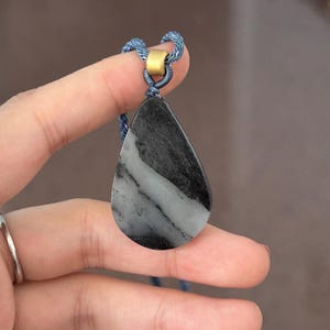 Scarcity Patina Qinghua black and white nephrite river jade Wu Shi Pai pendant necklace with certificate 青花籽料  SJ1879
