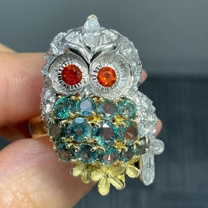 Eulenring mit Alexandrit, 18 Karat Gold, 2,13 ct farbwechselnder Alexandrit, Diamant- und Opal-Eulenring, zweifarbiger Statement-Ring aus Gold, edler Schmuck