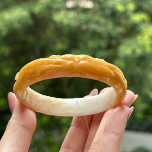 Sunlit Wohlstand Schnitzerei Armreif 57 mm Typ A burmesische Jade lebendige gelbe Jadeit zertifiziert natürliche SC3711