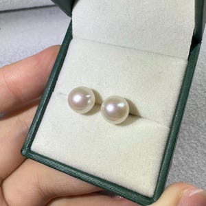 8.5mm natural Akoya white Pearl pink lustre  18 karat gold stud earrings 06