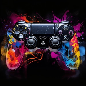 Puede incluir: Un mando de PlayStation 4 negro con salpicaduras de pintura abstracta de colores en los laterales. El mando tiene un fondo negro con un logotipo de PlayStation blanco en el centro.