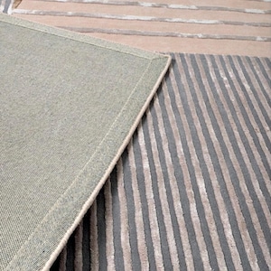 Hand-Tufted Wool Area Rug: Striped Woven Rug for Living Room