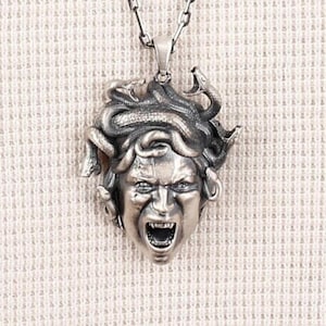 Angry Gorgon Medusa Handmade Sterling Silver Men Charm Necklace, Greek Mythology Medusa Silver Jewelry, Medusa Pendant, Men Necklace Silver