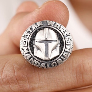 Anillo de hombre de plata mandaloriano, anillo de hombre mandaloriano de Star Wars, joyería de Star Wars de plata sólida, anillo de plata para hombre, regalo para él