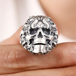 Skull with Carved Waves Ring For Men, Extraordinary Biker Ring in Oxidized Silver, Skull Ring For Men, Signet Ring, Biker Ring, Silver Ring