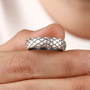 Snake Skin Unique Mens Ring in Silver, Serpent Skin Promise Ring For Him in Oxidized Silver, Men Promise Band, Wedding Ring, Gift For Him