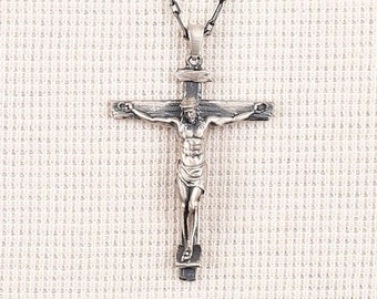 Collier catholique crucifixion de Jésus, collier croix en argent sterling pour chrétien, collier de foi pour la famille, collier crucifix pour lui