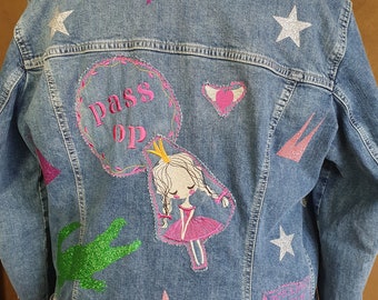 Prinzessin Jeansjacke mit Stickereien  in Gr. 3XL und ein Achselmaß von 59 cm