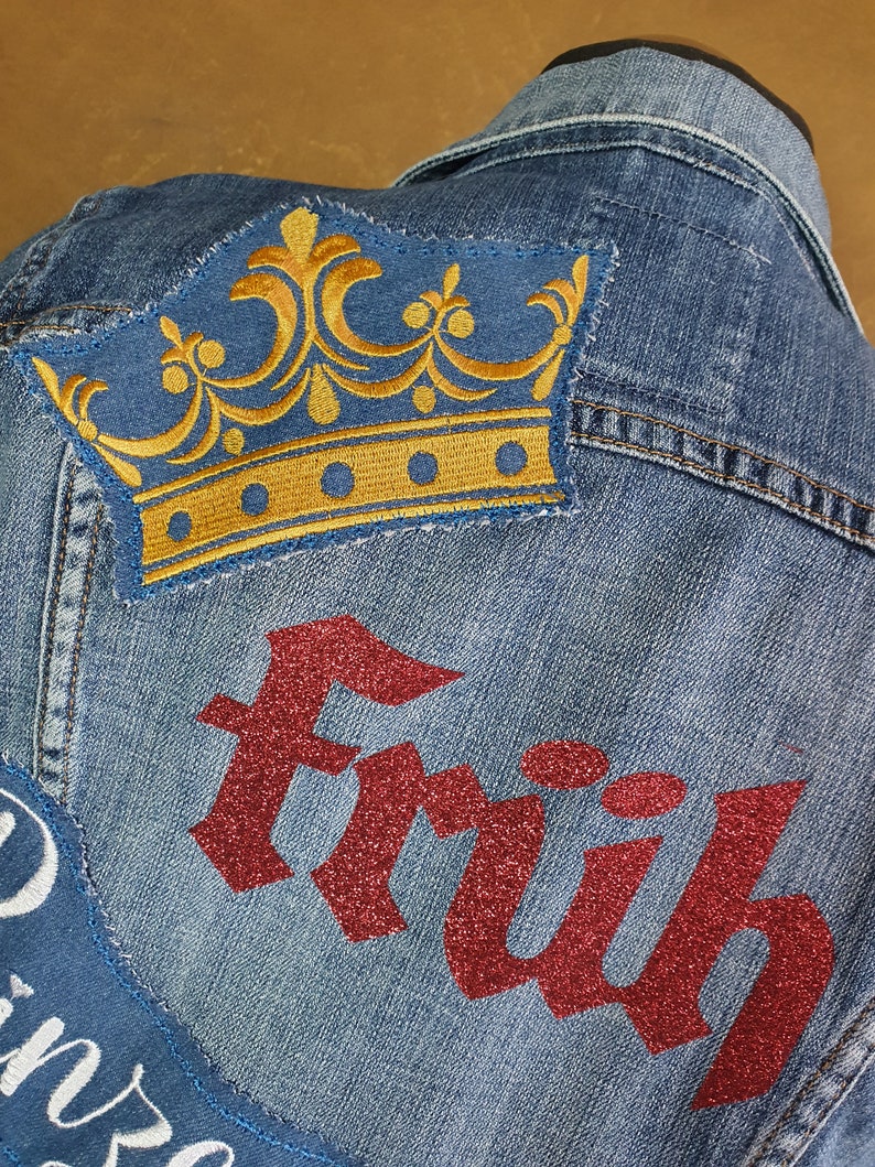 Früh-Prinzessin Jeansjacke mit Stickereien in Gr. 38 und ein Achselmaß von 44 cm 6 Bild 8