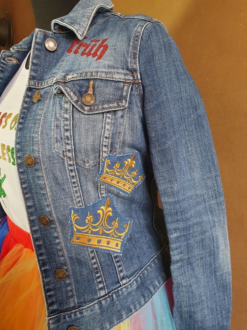 Früh-Prinzessin Jeansjacke mit Stickereien in Gr. 38 und ein Achselmaß von 44 cm 6 Bild 3