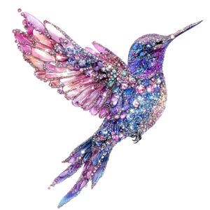 K&ouml;nnte beinhalten: Ein Kolibri aus schimmernden rosa, blauen und violetten Edelsteinen. Der Vogel ist im Flug mit ausgebreiteten Fl&uuml;geln.