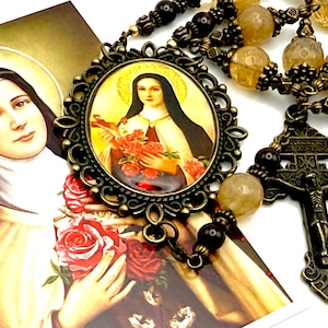 Classe 3 Reliquia di Santa Teresa di Lisieux Coroncina di famiglia Rosario di una decina / Pietre preziose di granato e citrino / Crocifisso del perdono in bronzo / Immagine di preghiera