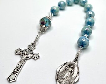 Divine Mercy Chaplet Tenner Rosary- Jesus I Trust In You Inscription, Saint Benedict Medal Crucifix