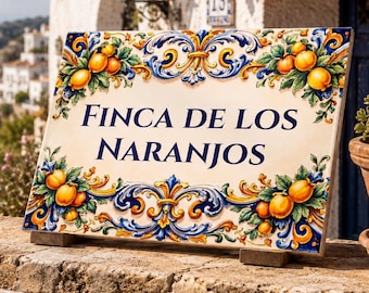 Personalisierte Keramikfliesen-Hausschild, andalusische Landhaus-Plakette im andalusischen Orangenstil, spanische Finca-Hausadresse