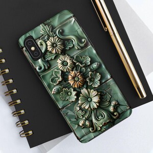 Funda para teléfono con diseño floral mediterráneo: carcasa rígida de estilo crrámico verde salvia