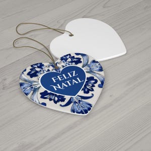 Enfeite de cerâmica em azulejo, em formato de coração, com motivo de azulejo azul, enfeite de árvore de Natal personalizado português