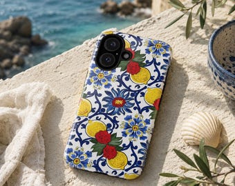Capa para celular iPhone e Samsung com estampa de azulejos mediterrâneos de limão, acessório de verão italiano costeiro português.