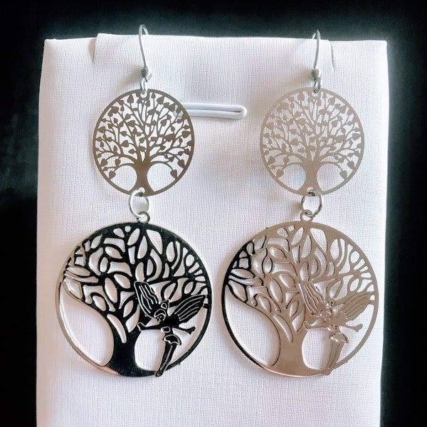 Grandes boucles d'oreilles thème arbre de vie, avec connecteur filigrane et estampe filigrane arbre de vie et fée.
