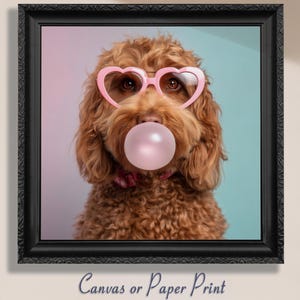 Divertente stampa di Goldendoodle su tela Bubble Gum / Senza cornice. Regalo per proprietari di cani color cammello, arte trendy di Golden Doodle, immagine di Labradoodle, ritratto di animali domestici.