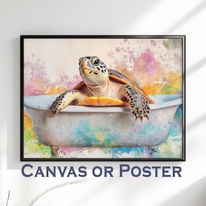 Könnte beinhalten: Ein Aquarellbild einer Schildkröte in einer Badewanne. Die Schildkröte lächelt und hat ihre Arme ausgestreckt. Der Hintergrund ist ein farbenfroher Aquarell-Wasch.
