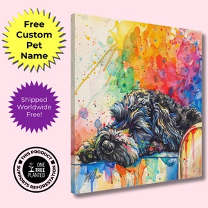 Pode incluir: Pintura em aquarela de um cão preto dormindo em um fundo colorido. O cão é pintado em um estilo realista com detalhes de sua pelagem e olhos. O fundo é uma mistura vibrante de cores, incluindo amarelo, laranja, vermelho, verde, azul e roxo. A pintura é uma obra de arte única e colorida que seria uma ótima adição a qualquer casa.