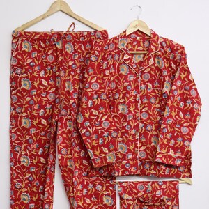 Floral Print Cotton Pajama Set: Indian Night Suit