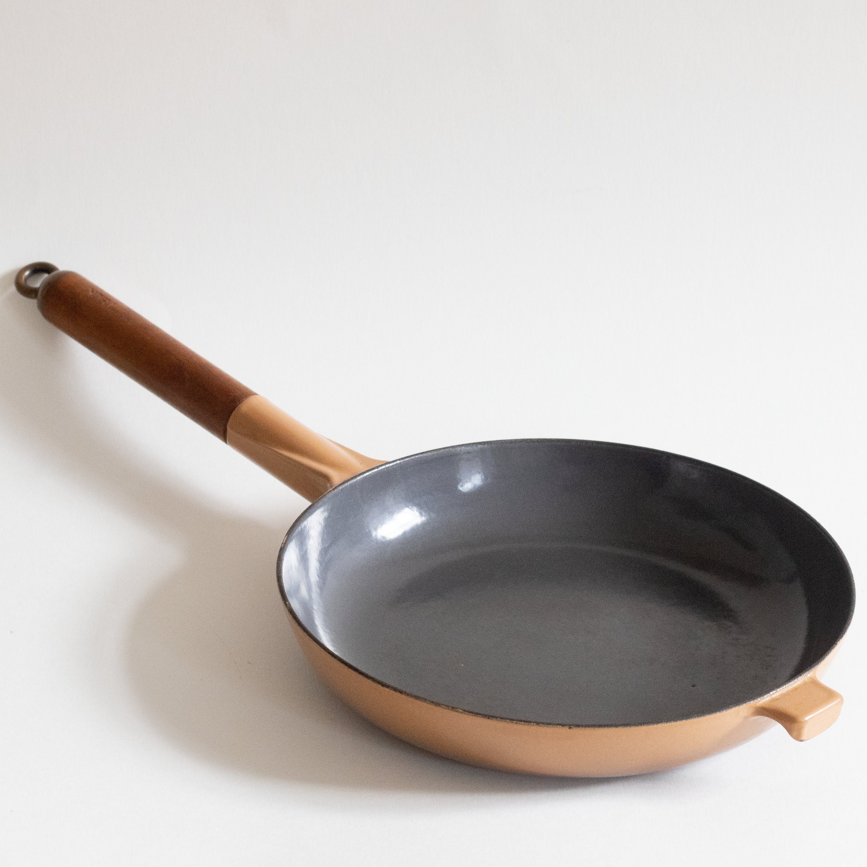 Caesar Non-Stick Fry Pan 26cm | Ideal for Saute / Frying | German Beechwood  Handle | Gas & Induction Friendly | PFOA Free | 5 Year Warranty | Black
