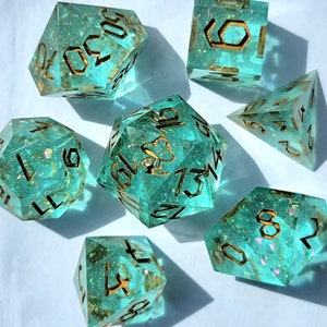 Icy Treasure 7 Piece Resin Dice Set