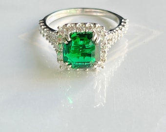 2Ct Asscher Cut Green Emerald Halo Women Engagement Ring 925 Sterling Silver, Halo Ring, Anello di fidanzamento femminile
