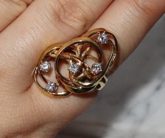 18kt Yellow Gold Geometric Ring with Diamonds - image 3