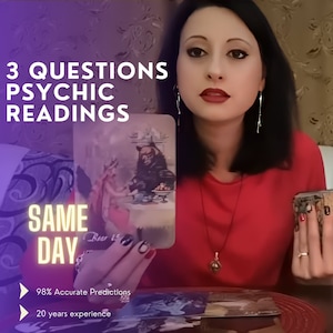 Op de afbeelding: Een afbeelding met een vrouw die een tarotkaart met een berenillustratie vasthoudt. De afbeelding bevat de tekst "3 QUESTIONS PSYCHIC READINGS" en "SAME DAY". Extra tekst vermeldt "98% Accurate Predictions" en "20 years experience". De vrouw draagt een rode top.