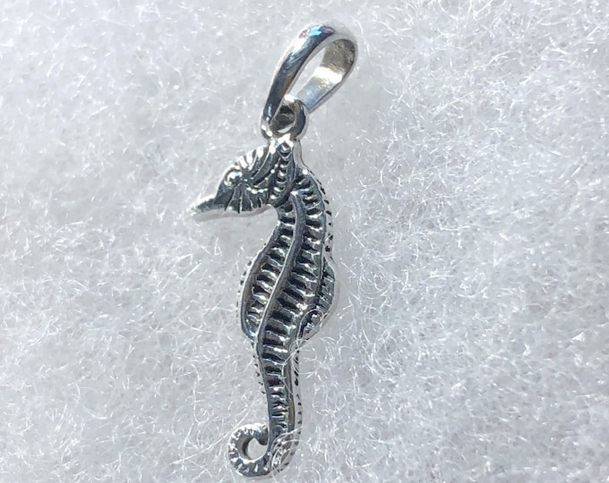 Sterling Silver Seahorse Pendant - Sealife - Marine life - Beach - Wildlife