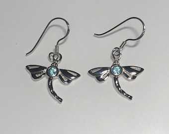 Sterlingzilveren libelle met blauwe kristallen oorbellen, natuursieraden