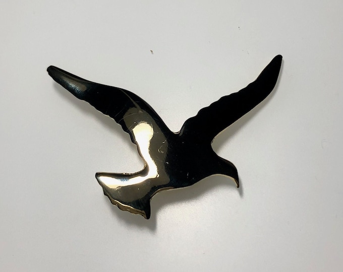 Vintage Gold Tone Dove Pin, Wildlife, Bird Jewelry, Brooch/pin